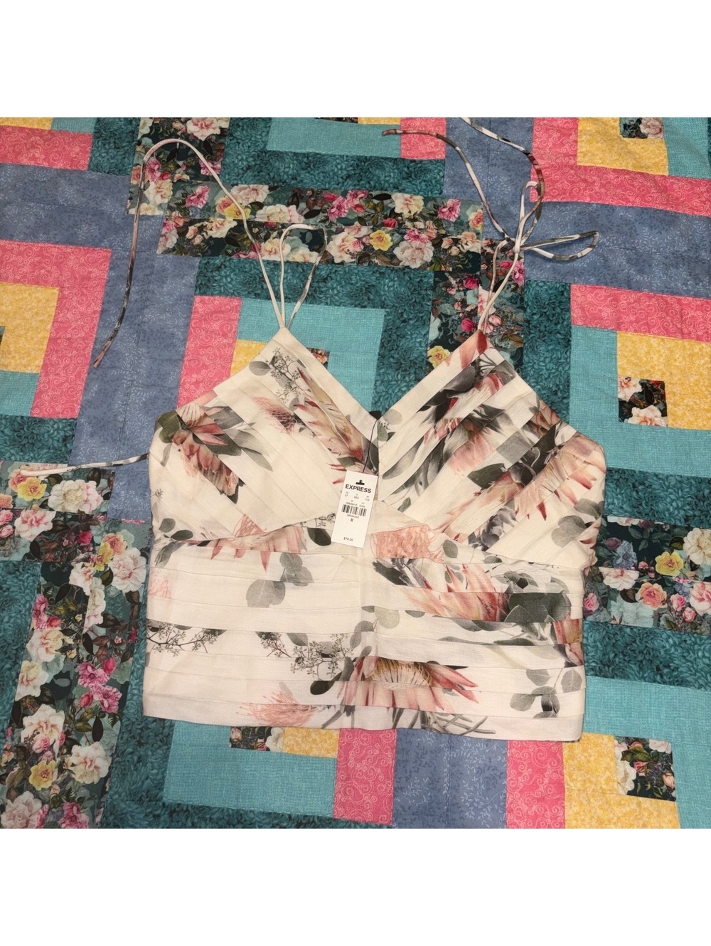 Express NWT $78 Floral 65% Linen Blend Crop Top with Smocked Back, Size M Womans